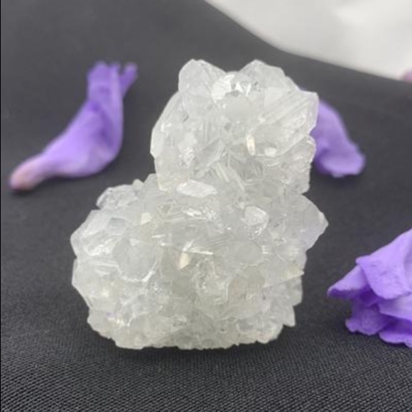 🌺Apophyllite cat shaped natural crystal. Zeolite - Picture 2 of 10